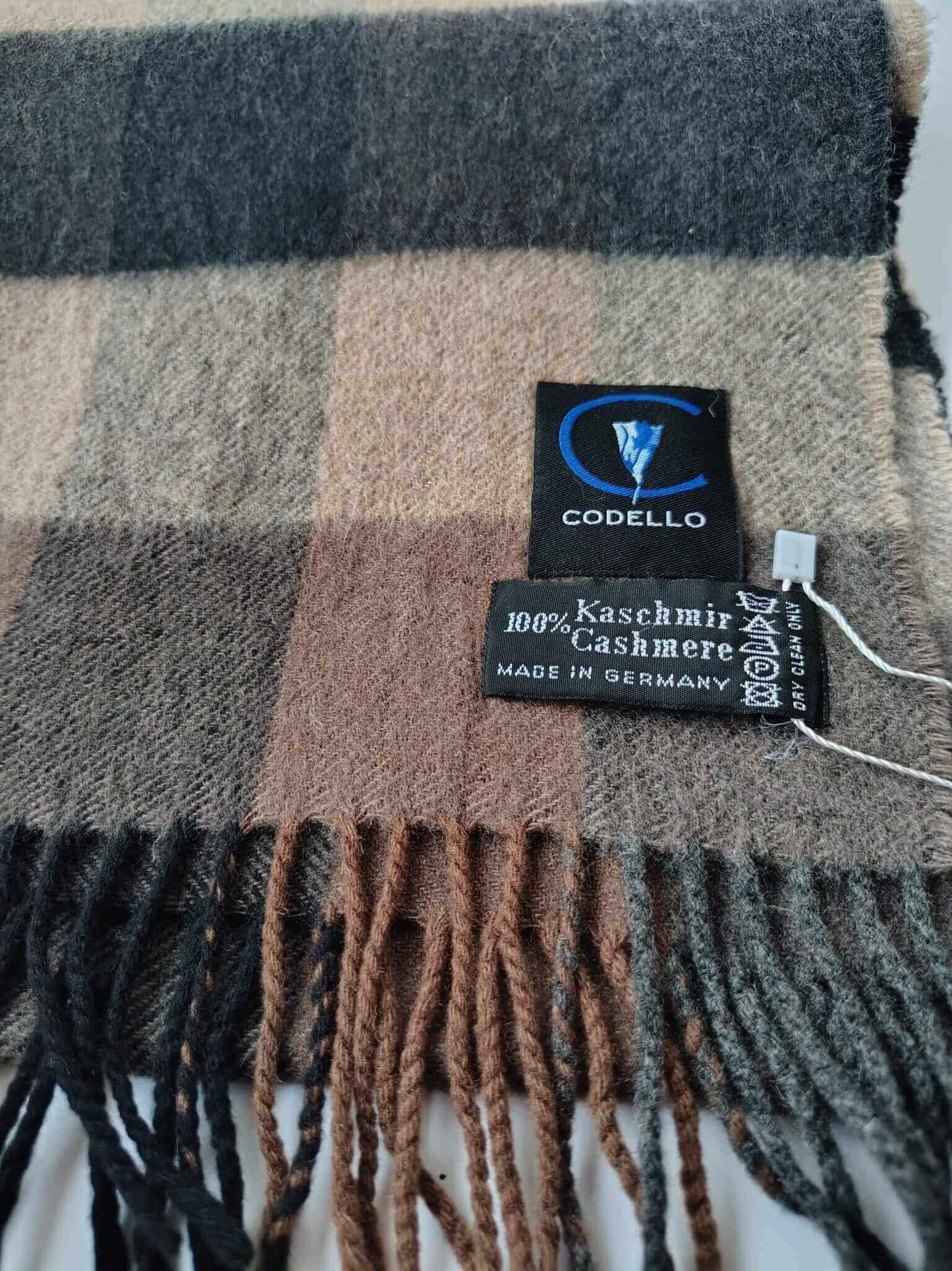 Codello preloved cashmere scarf from Ireland, checkered design