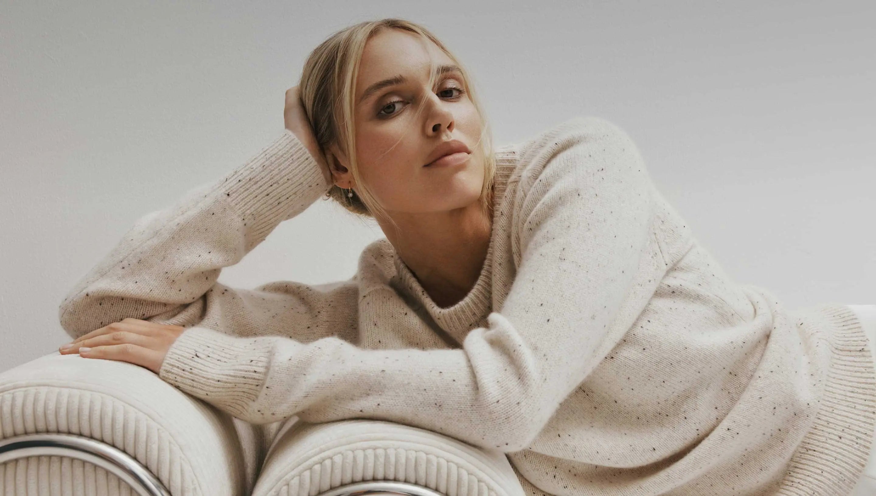 Refined cashmere scarves and Pashmina wraps bringing luxurious softness and timeless elegance to women at Cashmere Knot Ireland